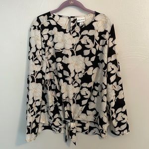 Ava and Viv brand blouse